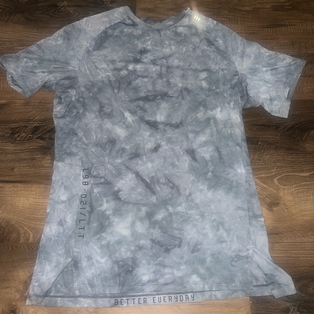 Lululemon short sleeve workout tee